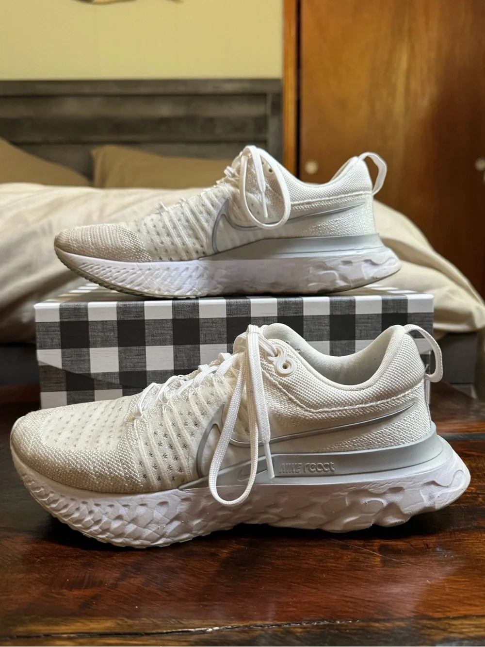 Women’s Nike React Infinity Run Flyknit 2 US 8.5 White Knit Athletic Sneakers